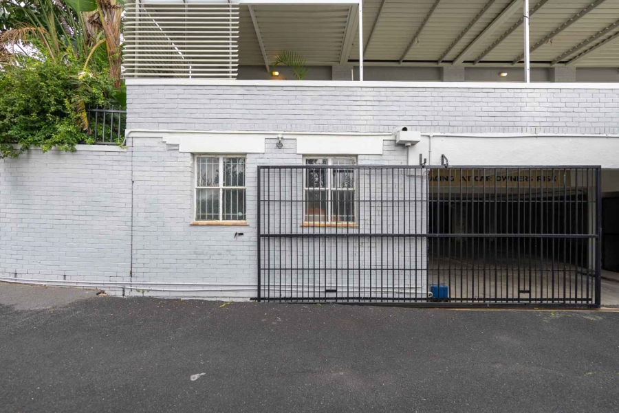 2 Bedroom Property for Sale in Oranjezicht Western Cape